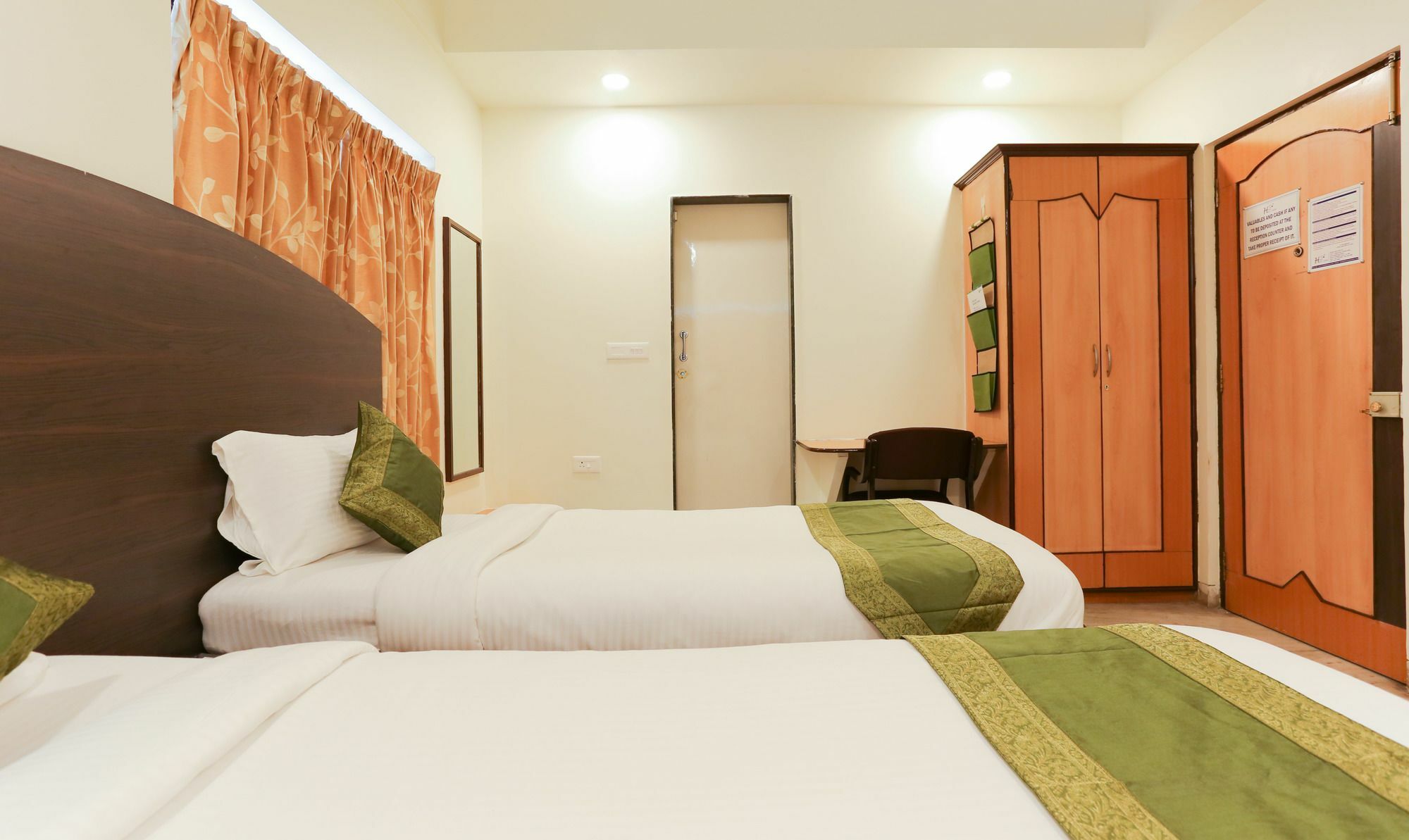 Itsy Hotels Hill View Ex Pune Bagian luar foto