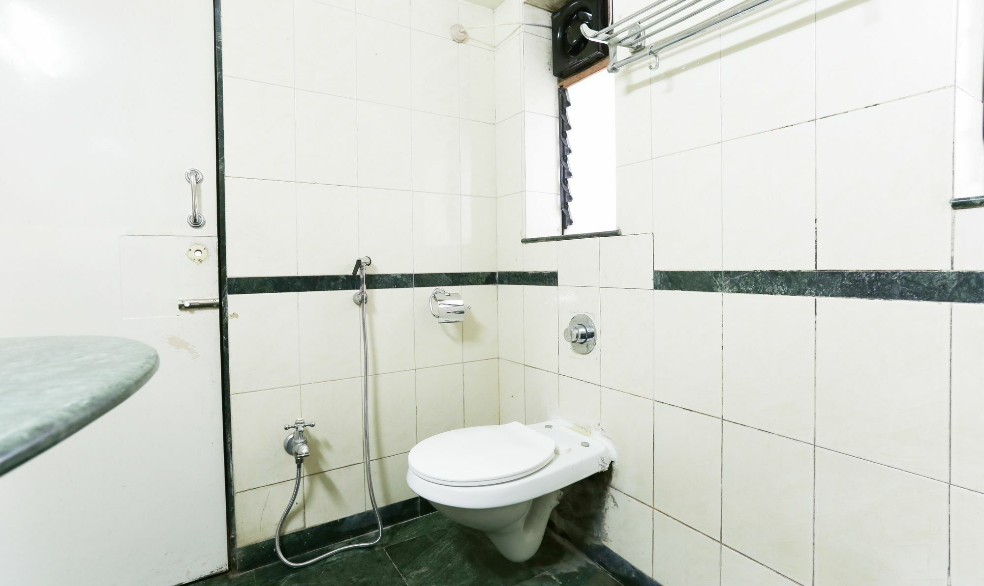 Itsy Hotels Hill View Ex Pune Bagian luar foto