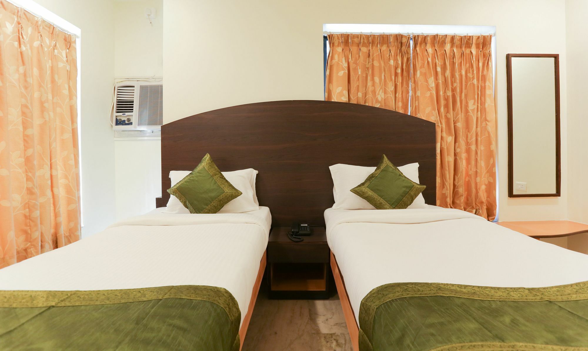 Itsy Hotels Hill View Ex Pune Bagian luar foto