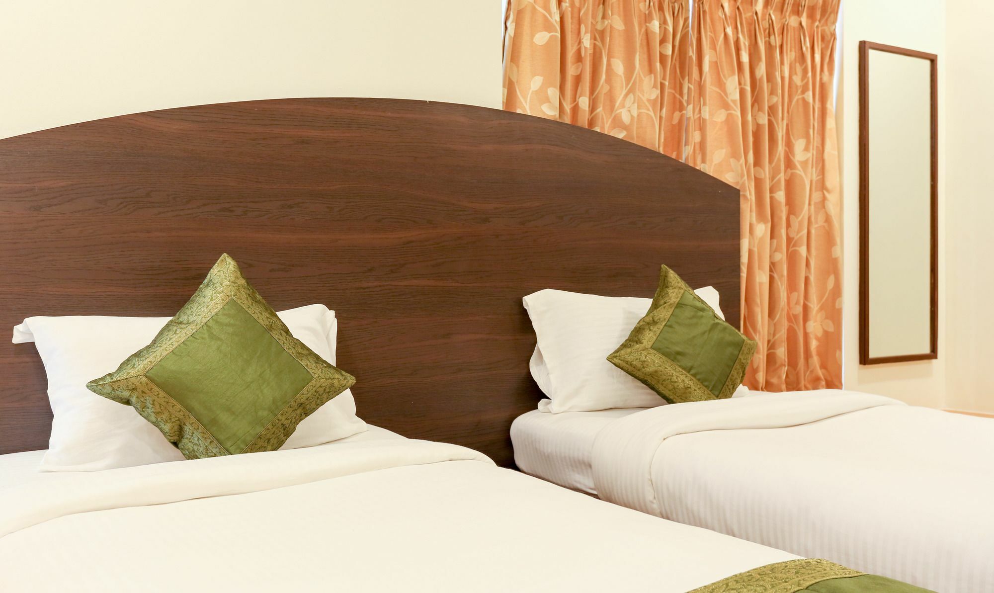 Itsy Hotels Hill View Ex Pune Bagian luar foto
