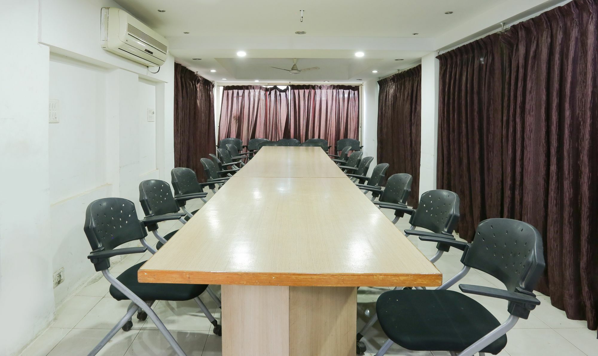 Itsy Hotels Hill View Ex Pune Bagian luar foto