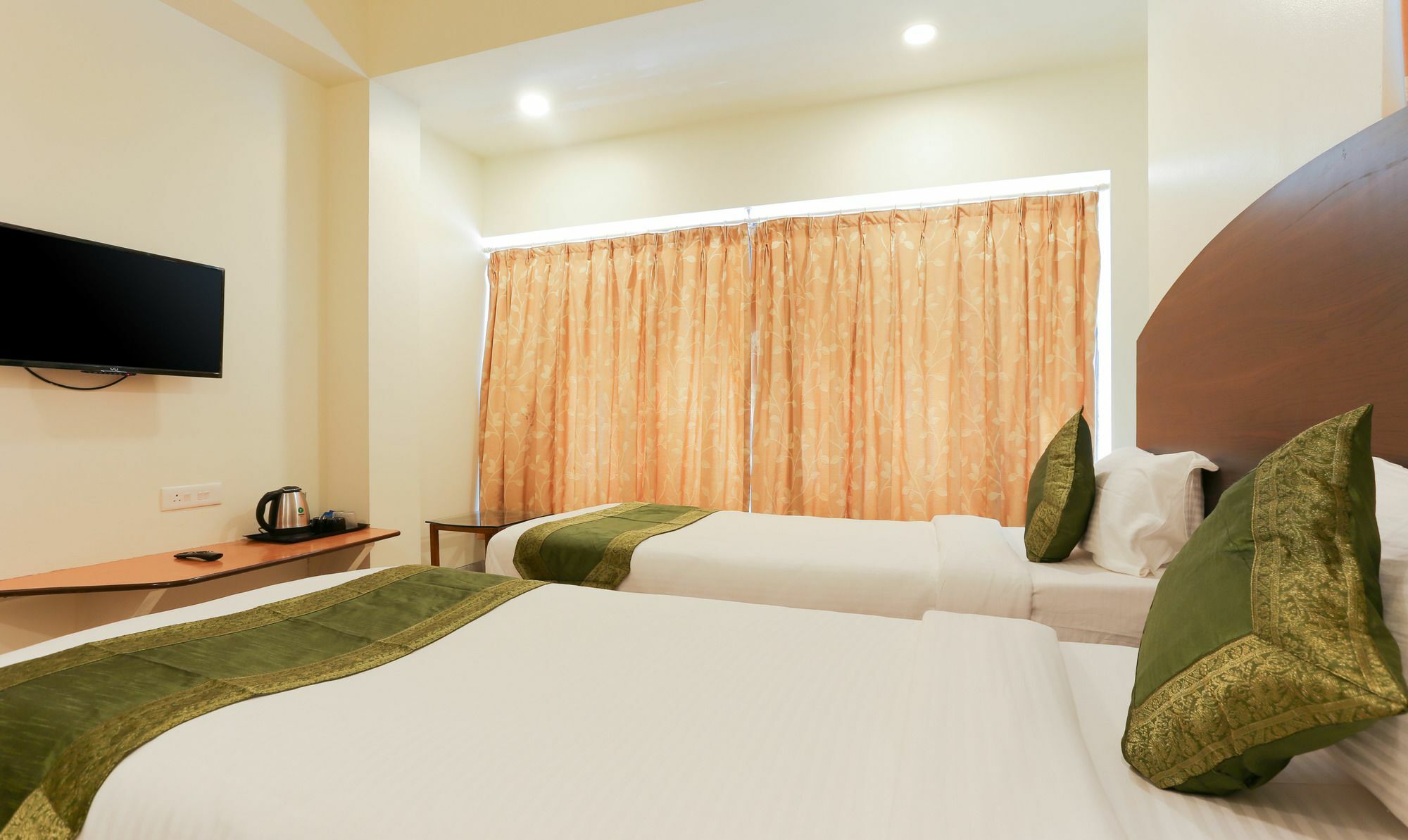 Itsy Hotels Hill View Ex Pune Bagian luar foto