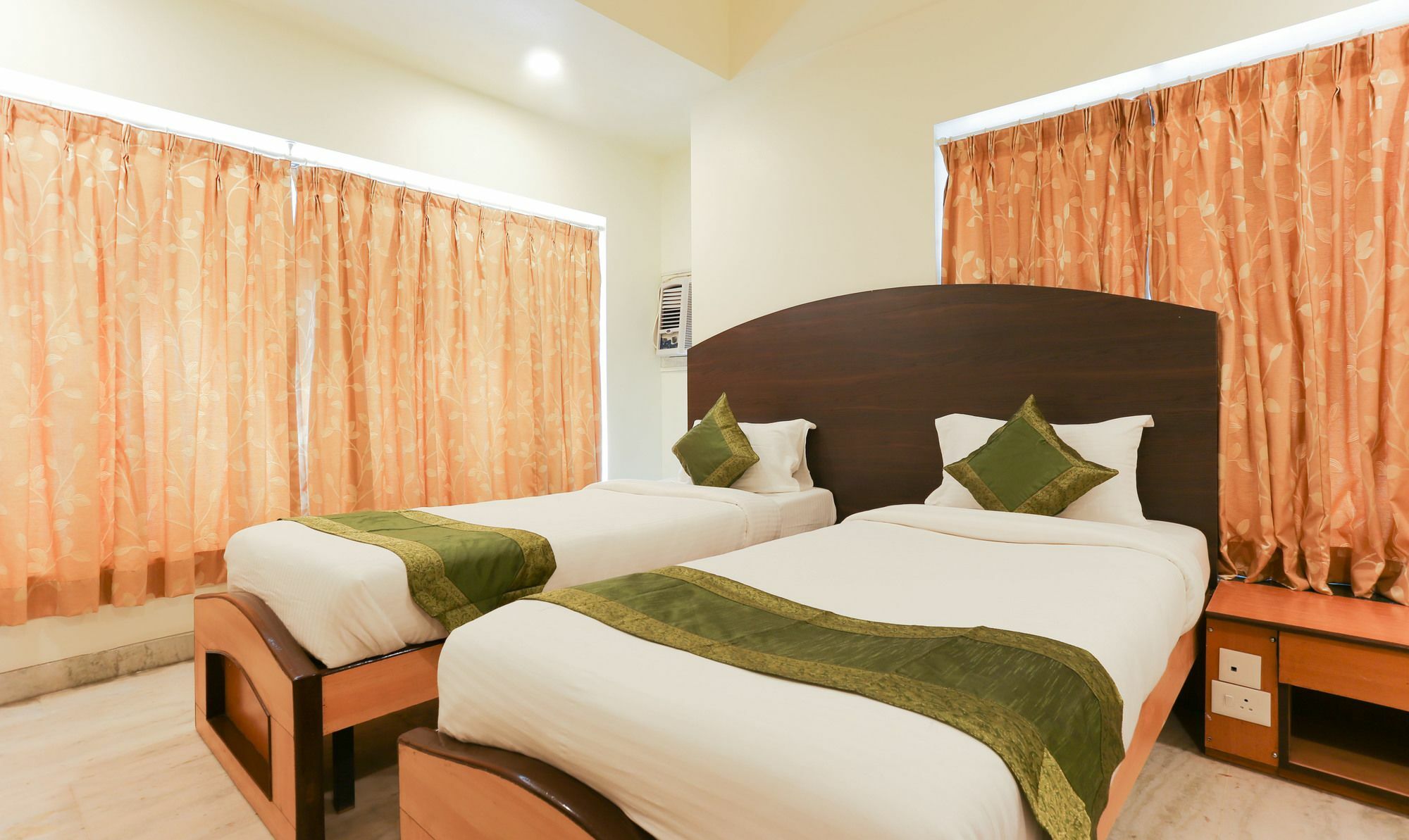 Itsy Hotels Hill View Ex Pune Bagian luar foto