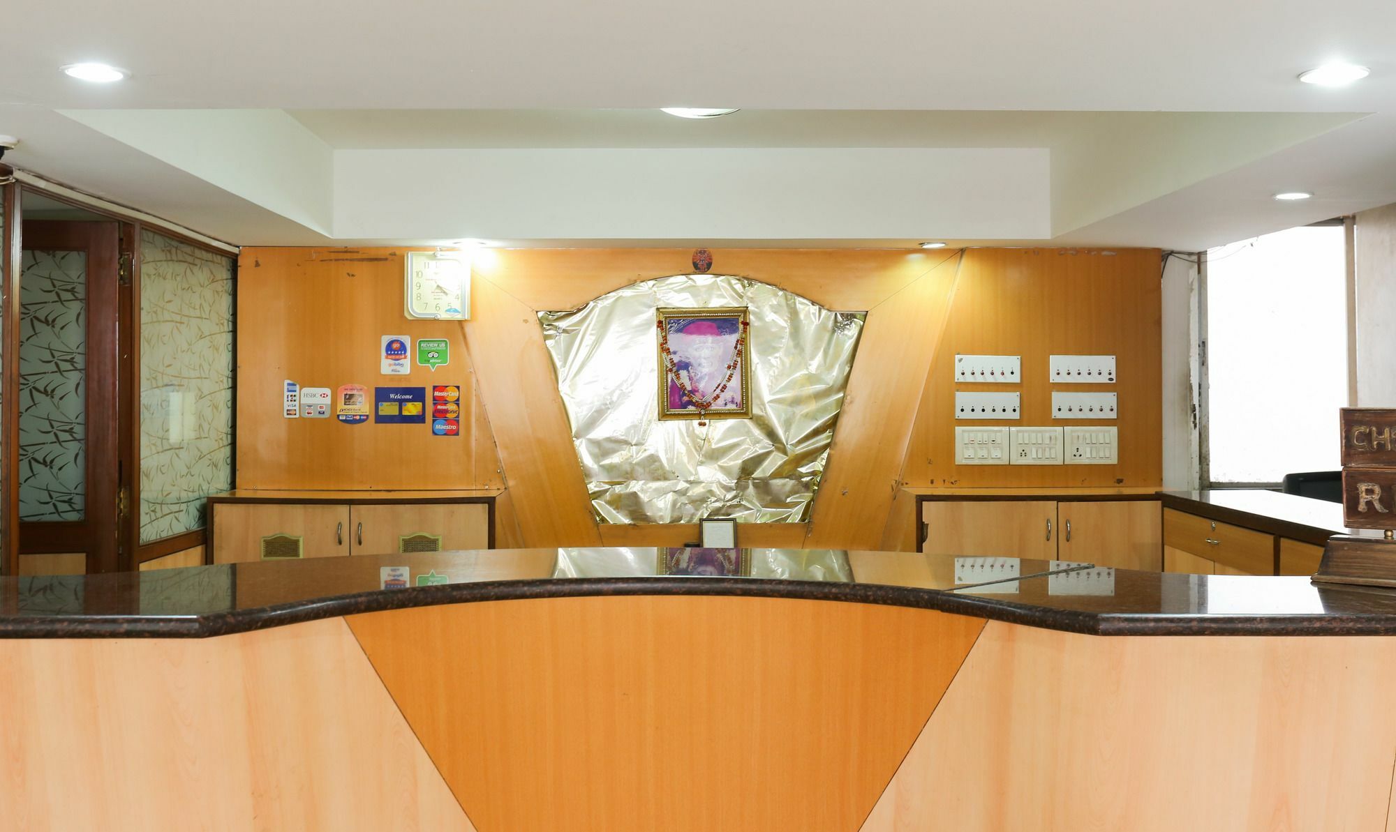 Itsy Hotels Hill View Ex Pune Bagian luar foto